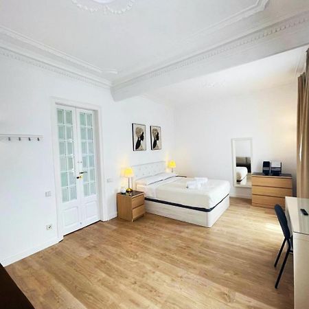 Flor Habitaciones Barcelona Exterior photo