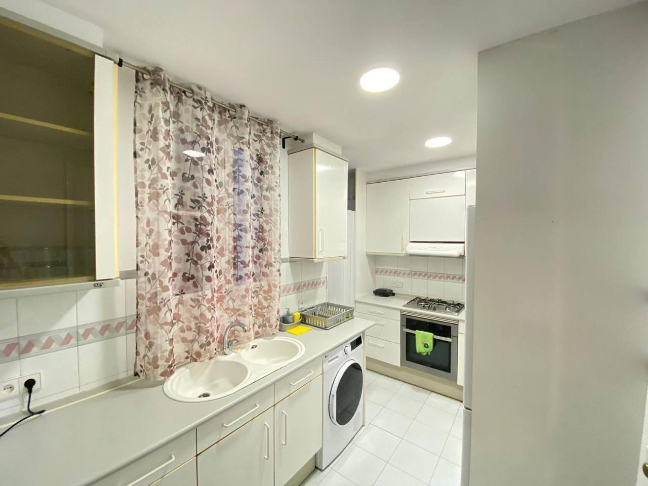 Flor Habitaciones Barcelona Exterior photo