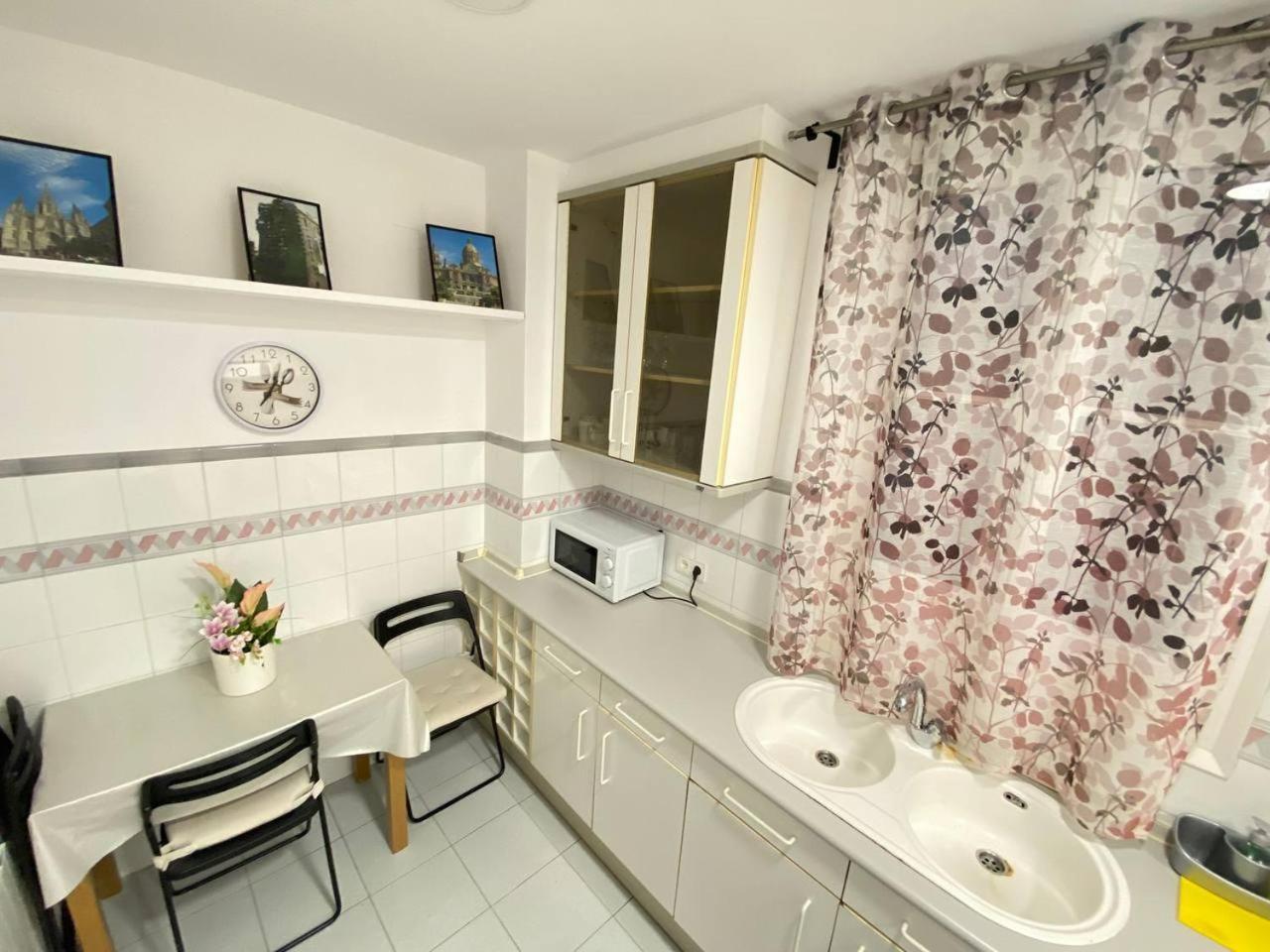 Flor Habitaciones Barcelona Exterior photo